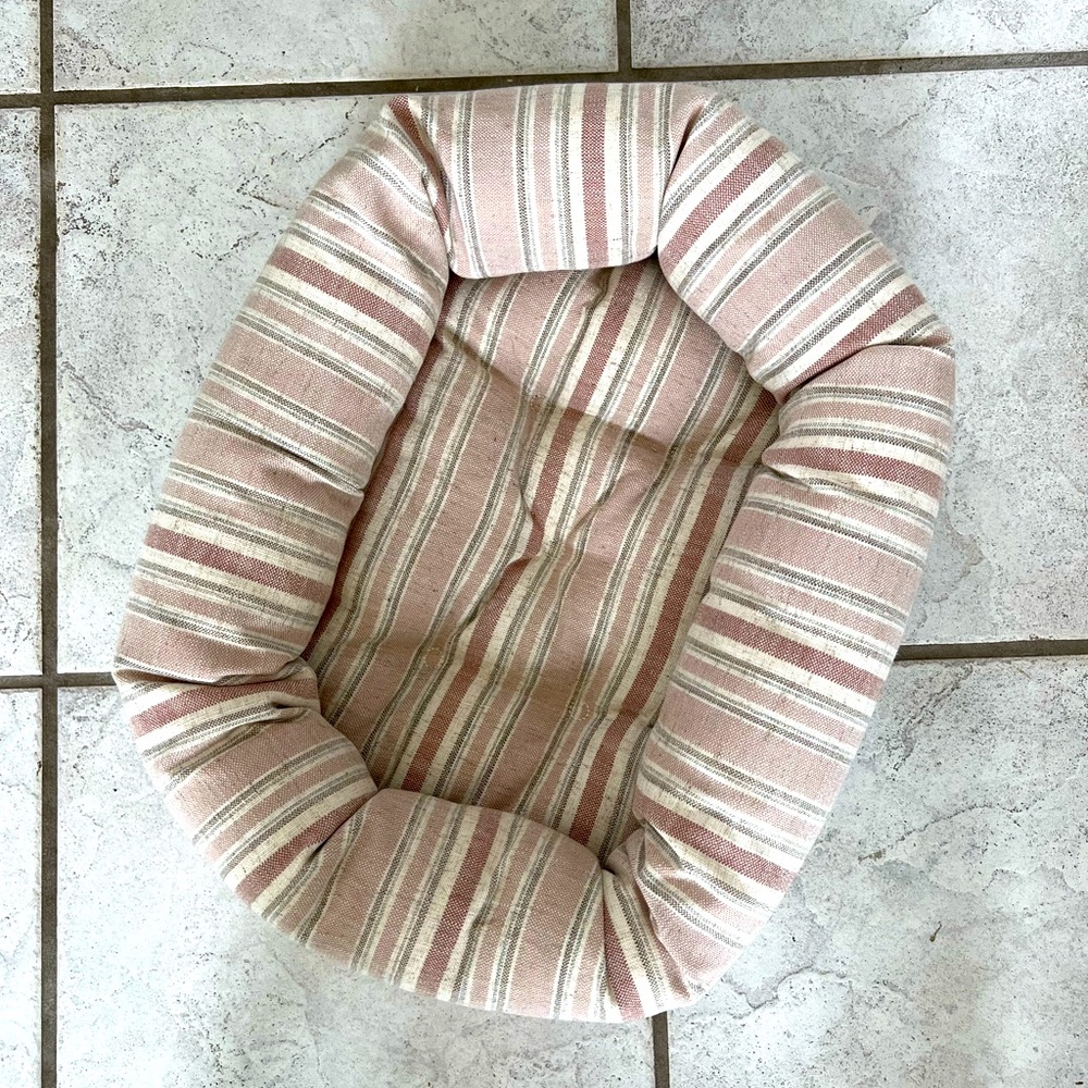 Bowser XS Dog Bed NWOT